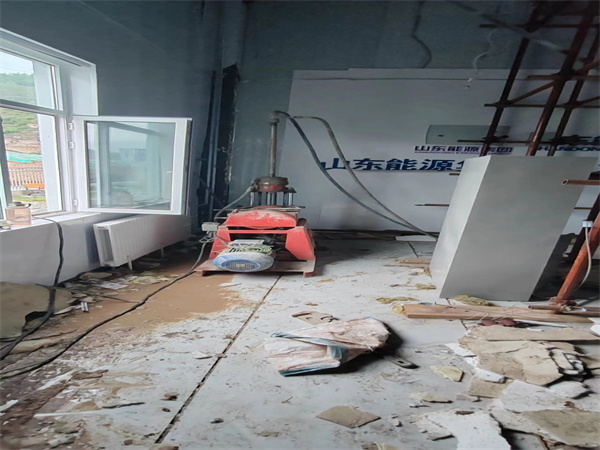 重兴镇地基基础下沉墙体裂缝加固注浆顶升施工