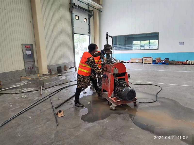 重兴镇厂房地面下沉塌陷注浆加固施工